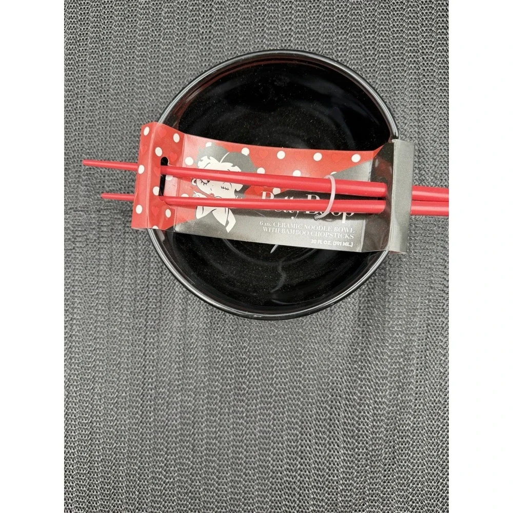 Betty Boop Hearts Ceramic Noodle Bowl Bamboo Chopsticks 20 oz New